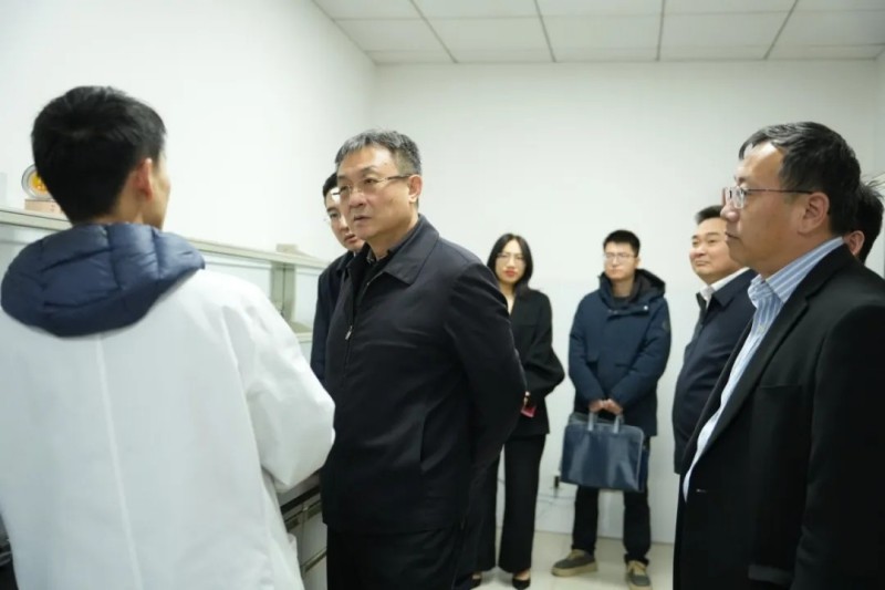 山東省供銷(xiāo)合作社聯(lián)合社黨組書(shū)記、理事會(huì)主任張傳忠一行蒞臨公司調(diào)研交流