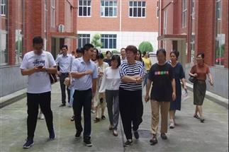 中國(guó)人民大學(xué)茶道哲學(xué)研究所湖南茶文化考察團(tuán)一行赴集團(tuán)白沙溪茶廠、益陽(yáng)茶廠、君山茶業(yè)考察調(diào)研